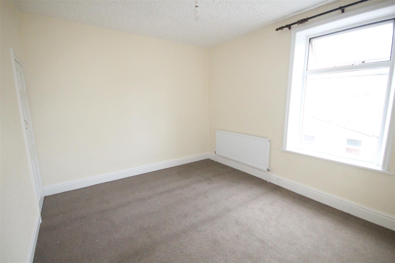 3 bedroom mid terrace house To Let in Barnoldswick - 2016-03-15 10.17.54.jpg